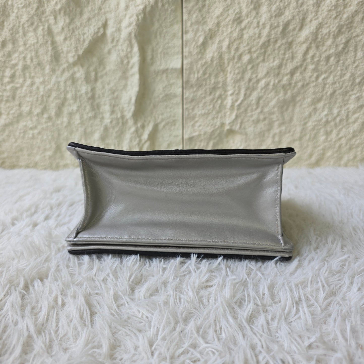 Chanel Chevron Contrast Flap Chain Bag (Pre-Owned)
