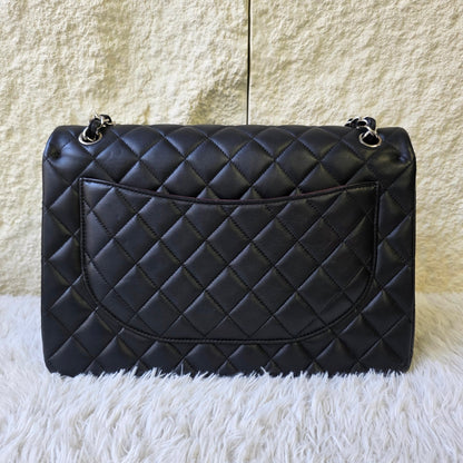 Chanel Maxi Classic Double Flap Chain Shoulder Bag (Pre-Owned)