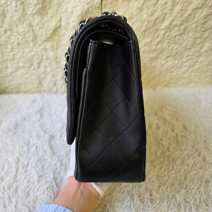Chanel Maxi Classic Double Flap Chain Shoulder Bag (Pre-Owned)