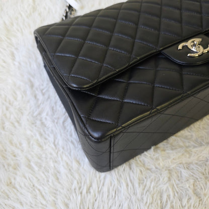 Chanel Maxi Classic Double Flap Chain Shoulder Bag (Pre-Owned)