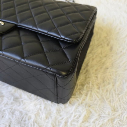 Chanel Maxi Classic Double Flap Chain Shoulder Bag (Pre-Owned)