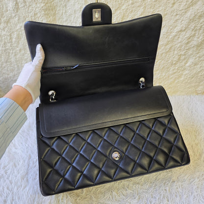 Chanel Maxi Classic Double Flap Chain Shoulder Bag (Pre-Owned)