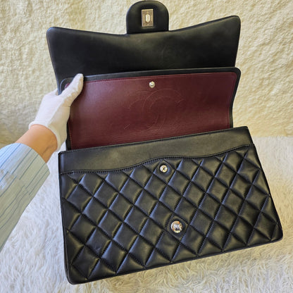 Chanel Maxi Classic Double Flap Chain Shoulder Bag (Pre-Owned)