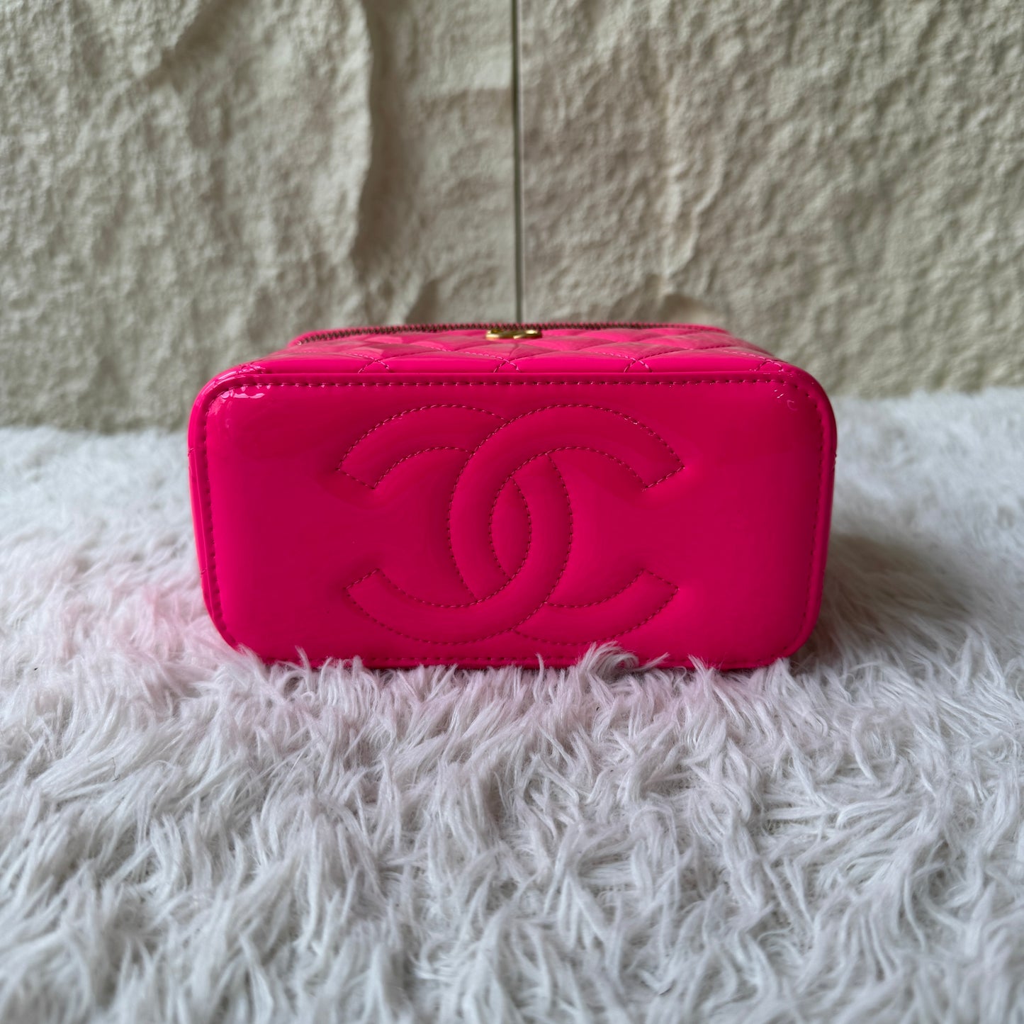 Chanel Quilted Patent Vanity Chain Bag (Pre-Owned)