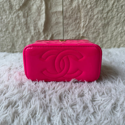 Chanel Quilted Patent Vanity Chain Bag (Pre-Owned)