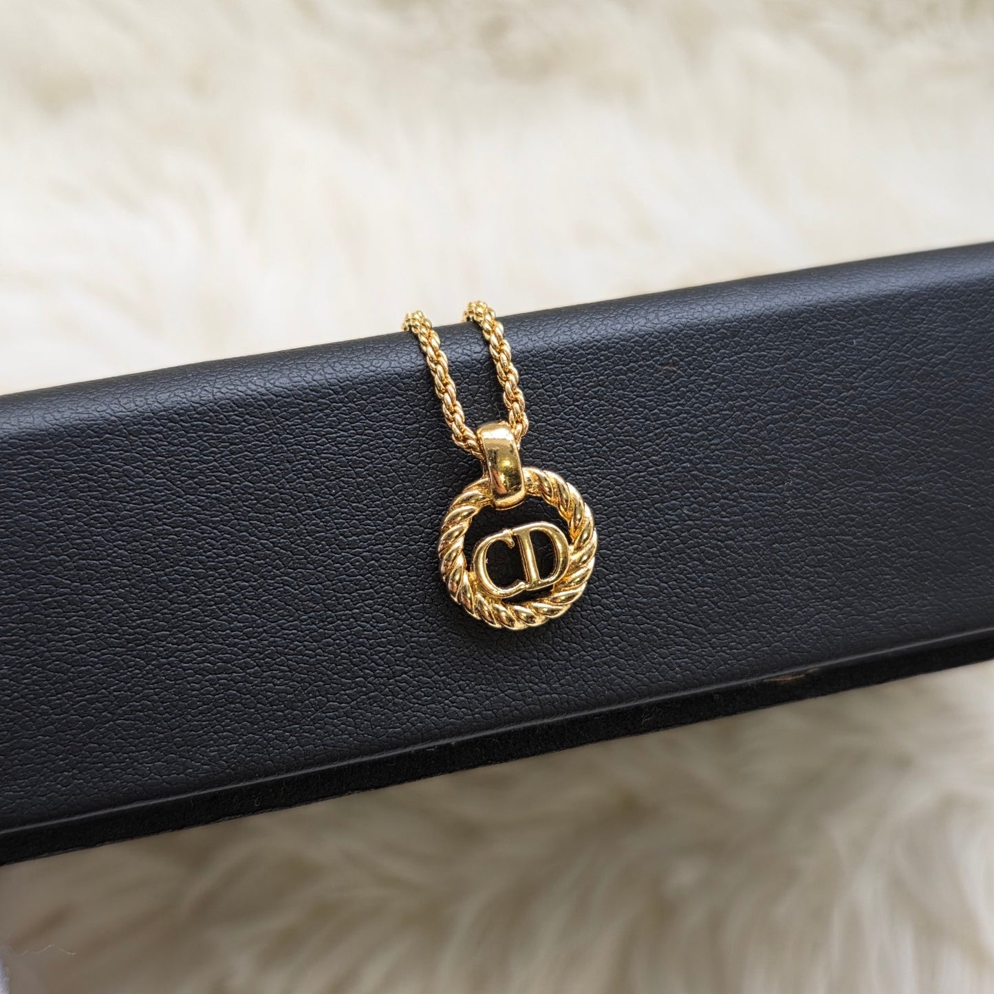 Christian Dior CD Logo Gold-Tone Pendant Necklace (Pre-Owned)