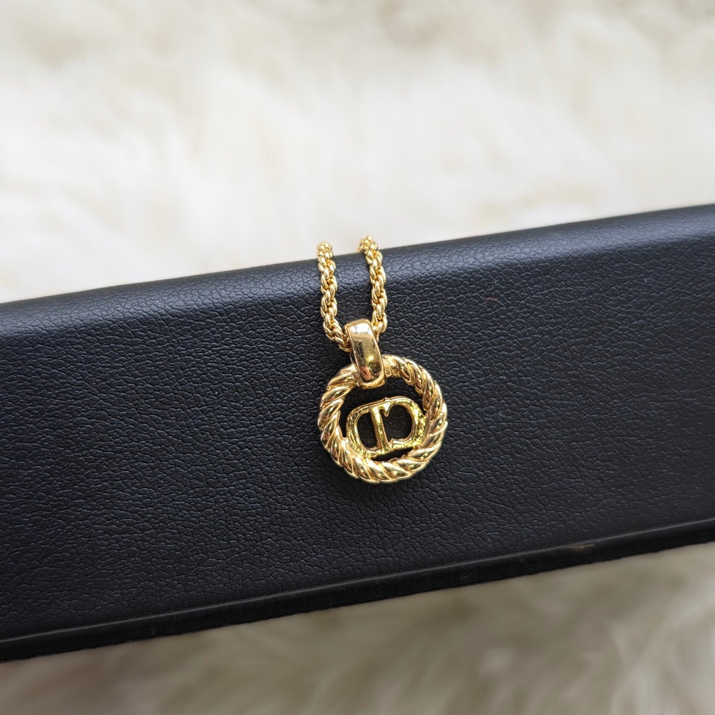 Christian Dior CD Logo Gold-Tone Pendant Necklace (Pre-Owned)