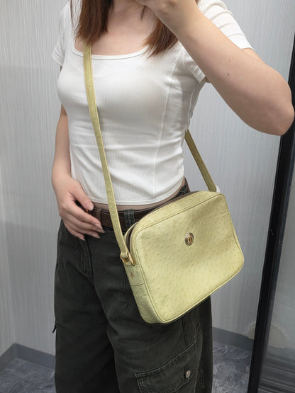Fendi Ostrich Leather Vintage Shoulder Bag (Pre-Owned)