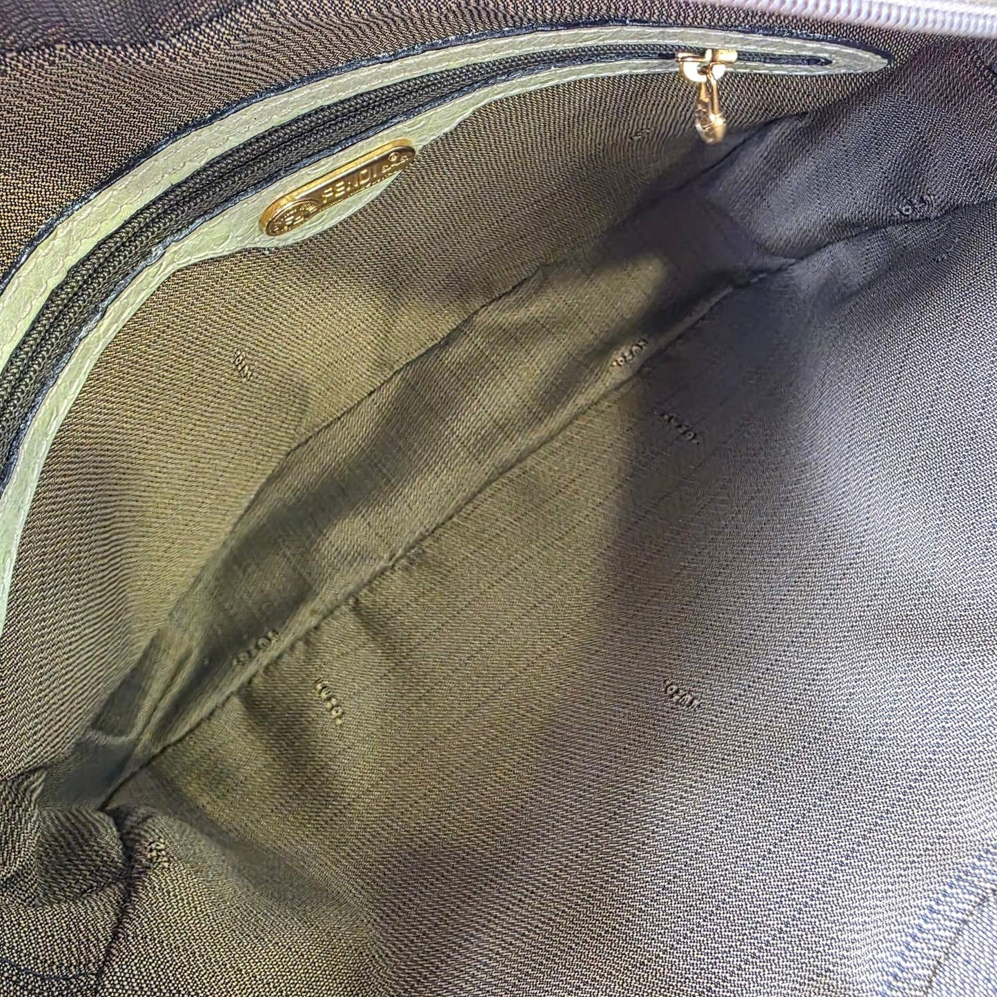 Fendi Ostrich Leather Vintage Shoulder Bag (Pre-Owned)