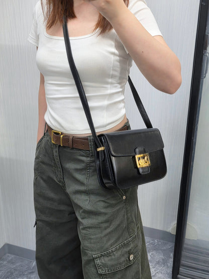 Celine Vintage Horse Carriage Leather Shoulder Bag (Pre-Owned)