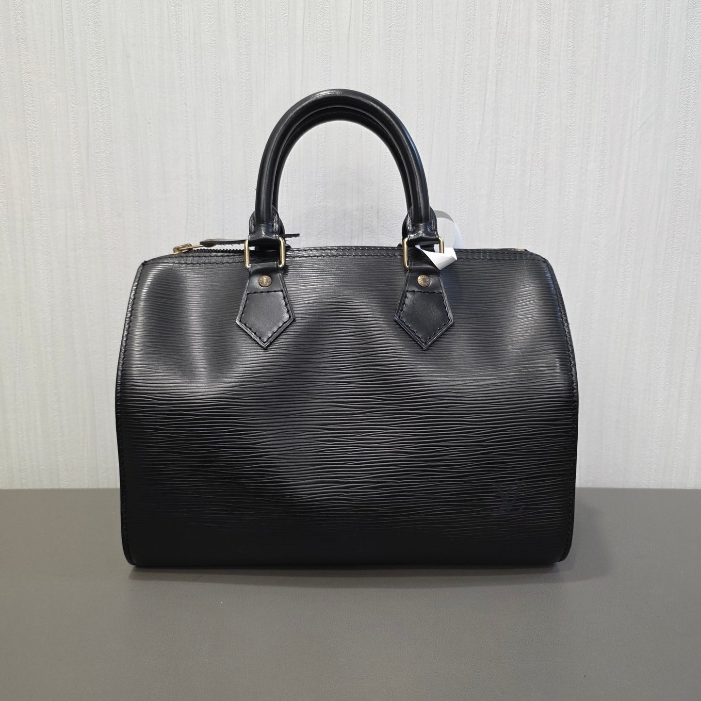 Louis Vuitton Epi Leather Speedy Handbag (Pre-Owned)