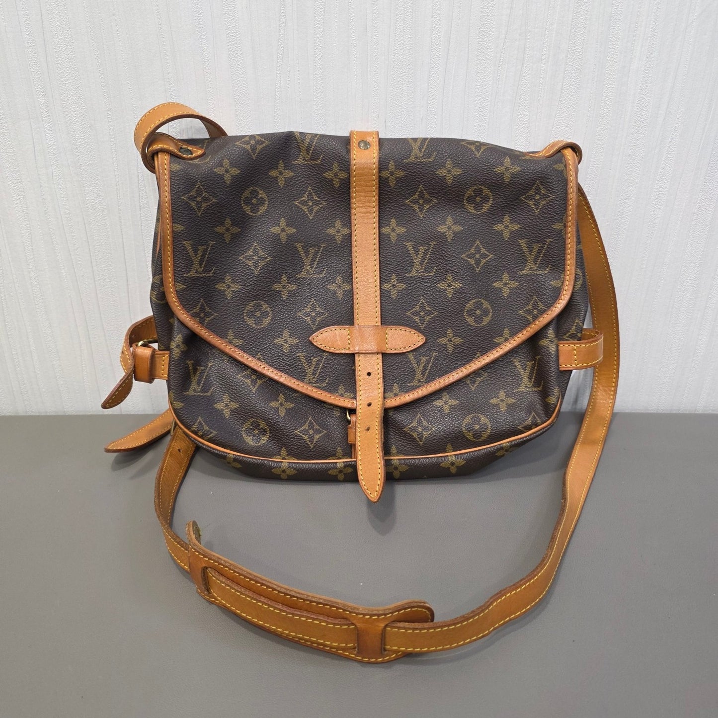 Louis Vuitton Monogram Saumur Shoulder Bag (Pre-Owned)