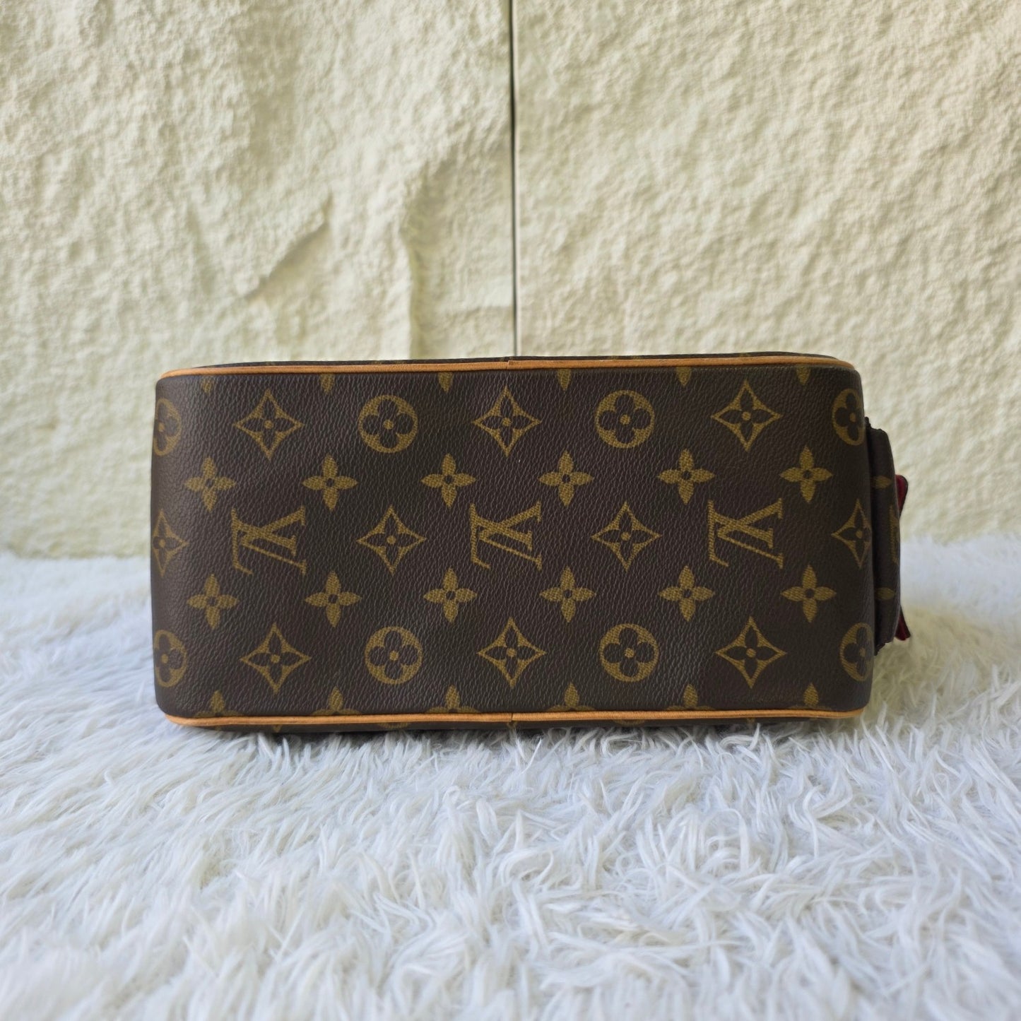 Louis Vuitton Monogram Excentri-Cité Handbag (Pre-Owned)