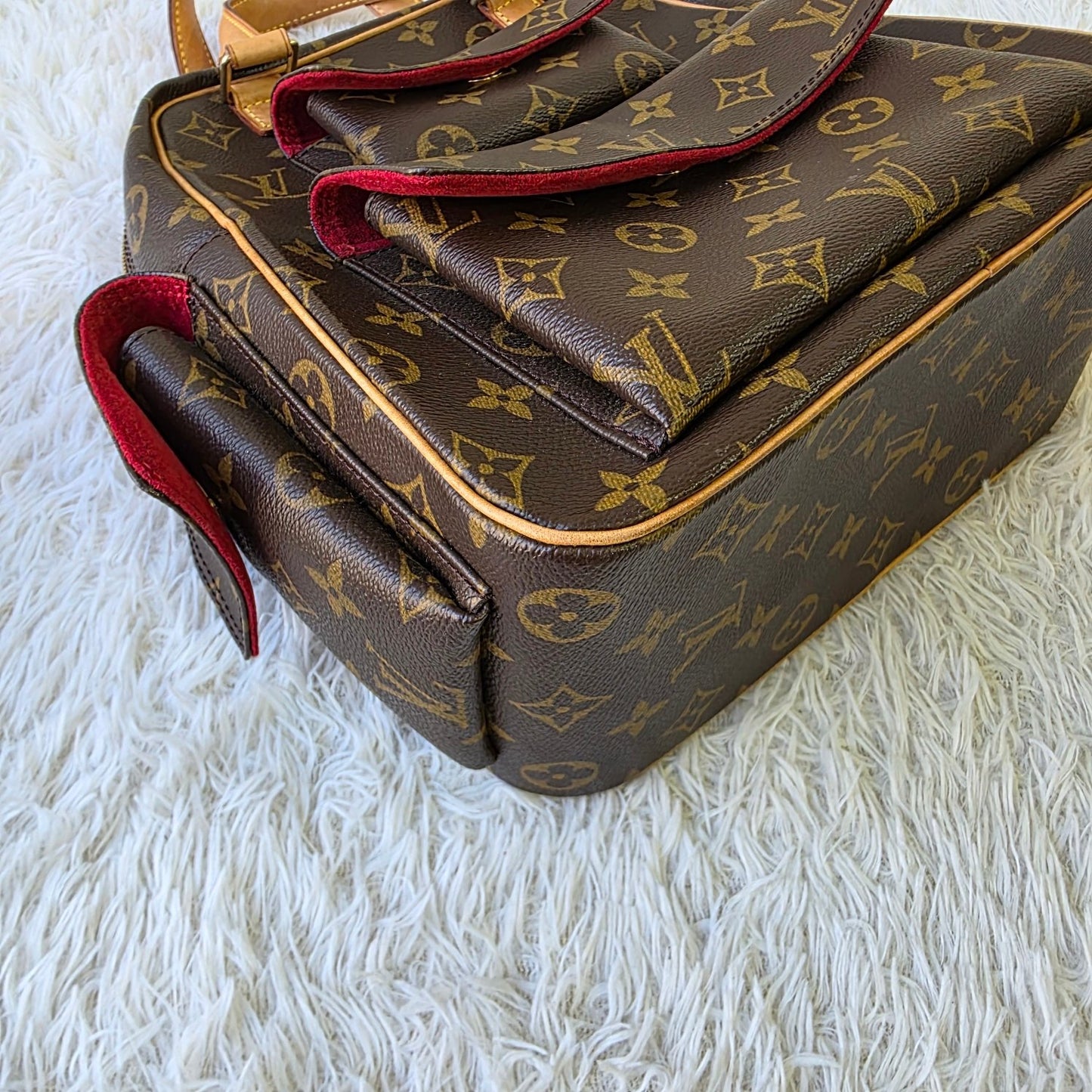 Louis Vuitton Monogram Excentri-Cité Handbag (Pre-Owned)