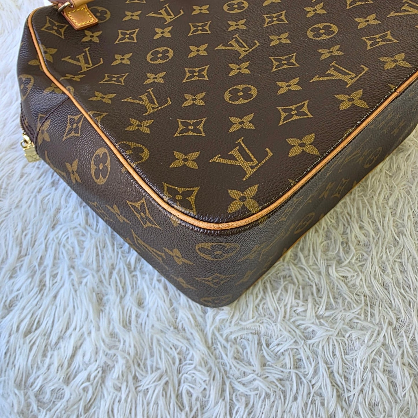 Louis Vuitton Monogram Excentri-Cité Handbag (Pre-Owned)