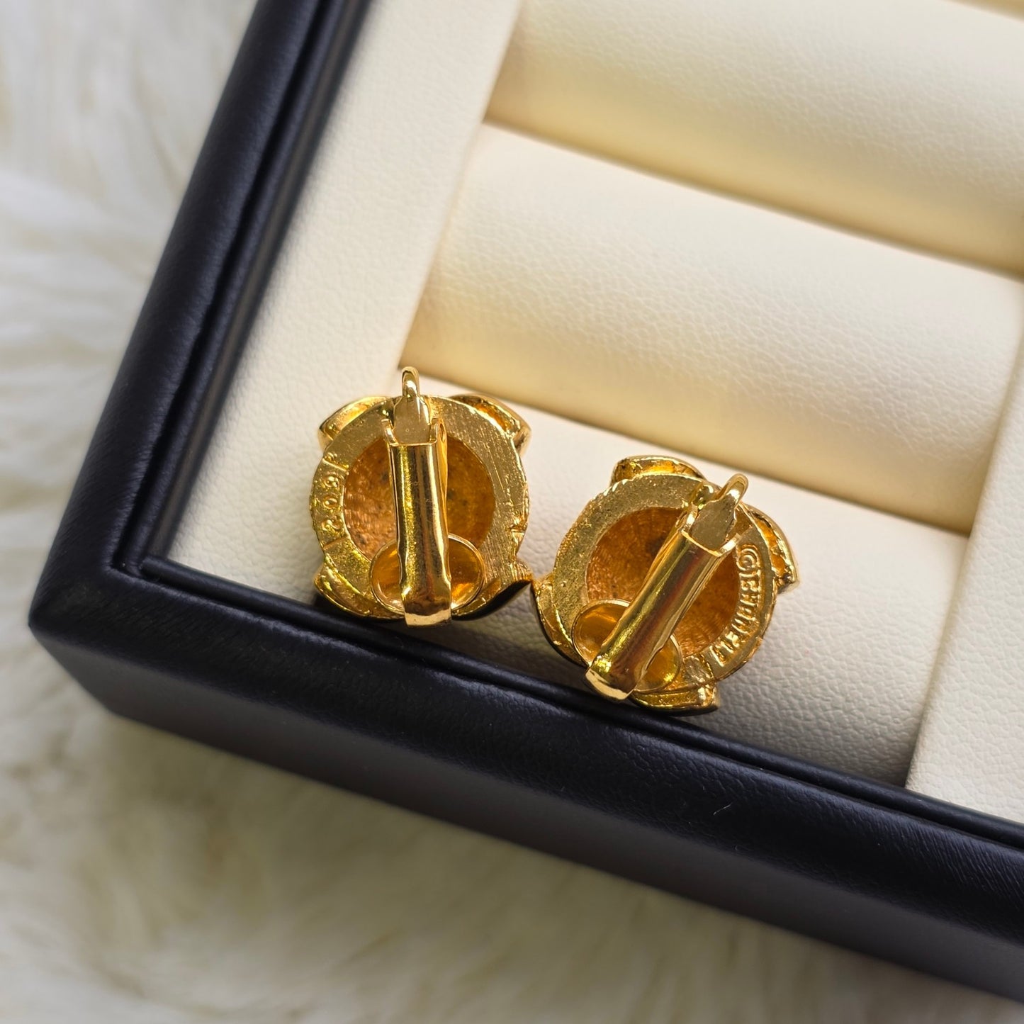 Chanel Gold CC Earrings (Pre-Owned)