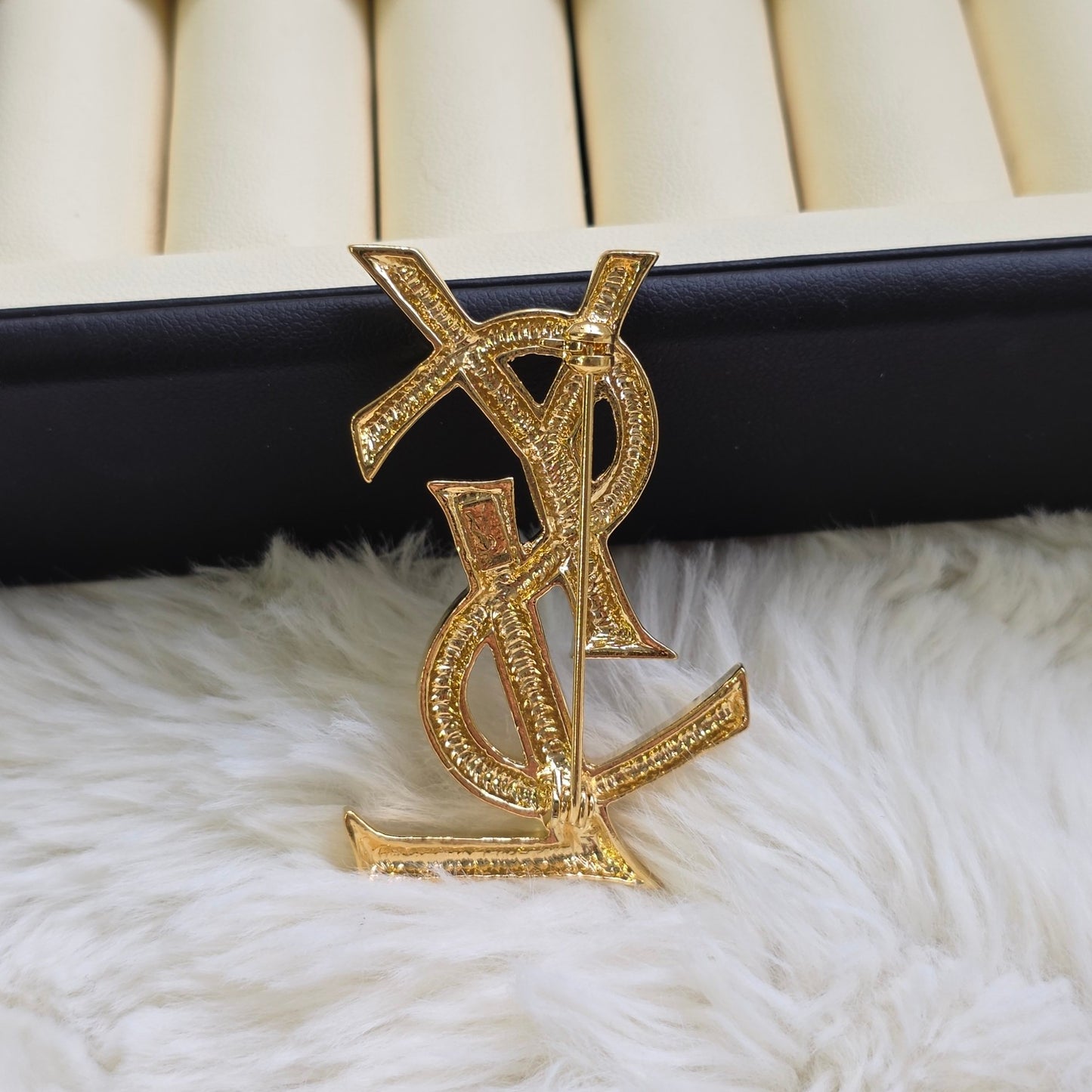 Yves Saint Laurent Gold Logo Brooch (Pre-Owned)