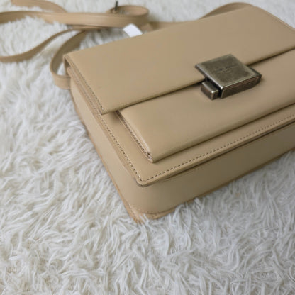 Saint Laurent Bellechasse Leather Shoulder Bag (Pre-Owned)