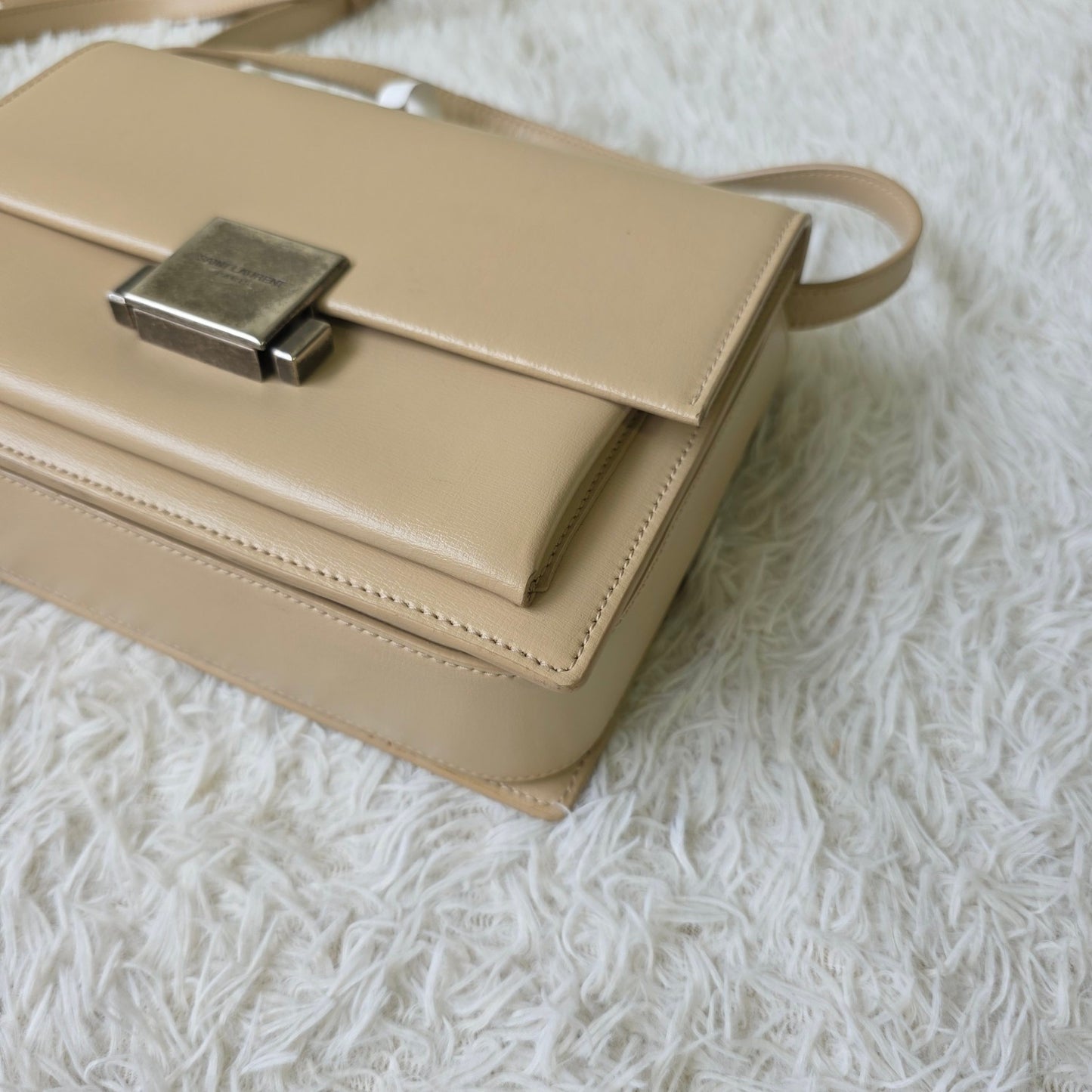 Saint Laurent Bellechasse Leather Shoulder Bag (Pre-Owned)