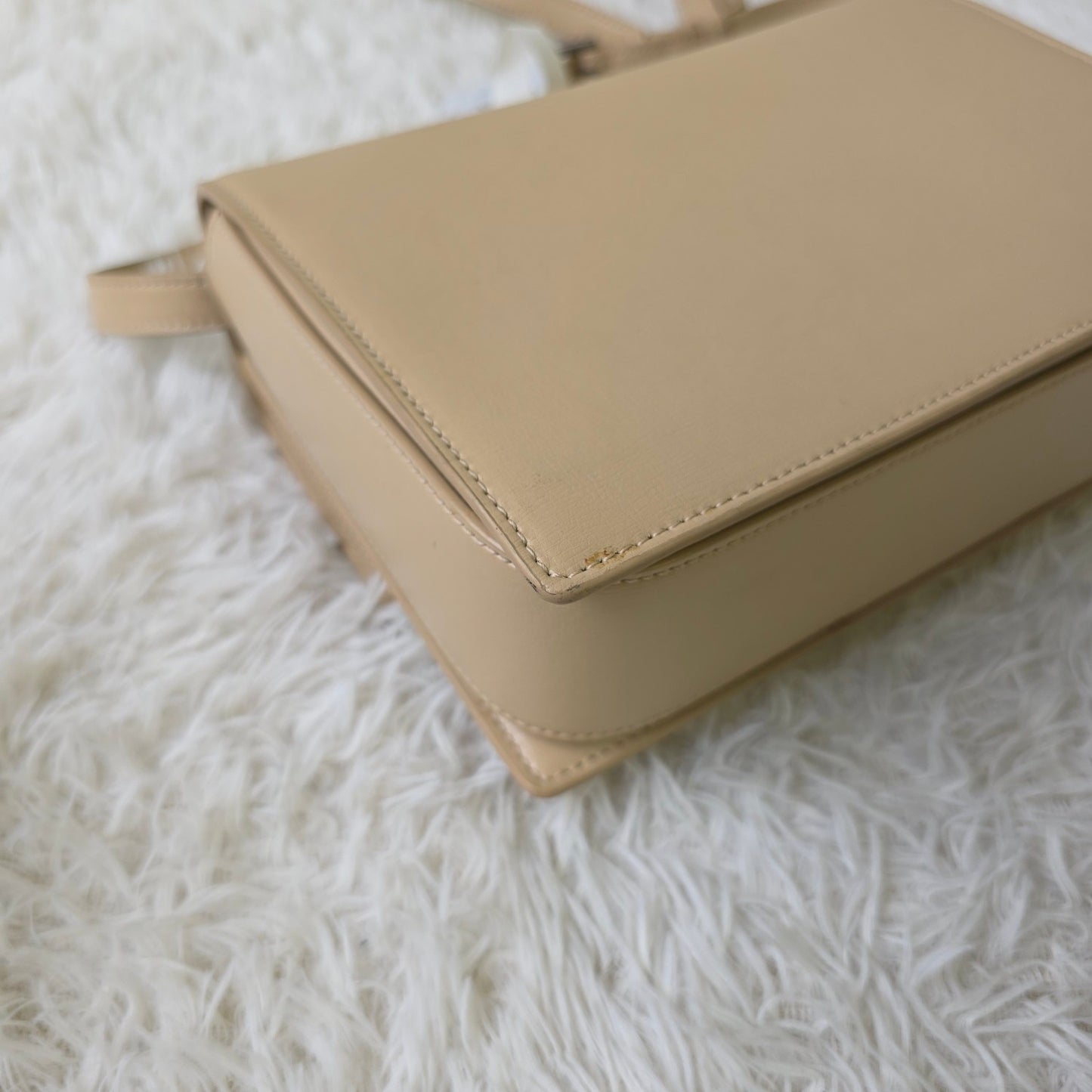 Saint Laurent Bellechasse Leather Shoulder Bag (Pre-Owned)