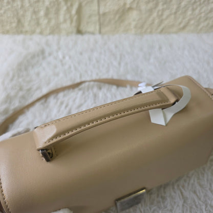 Saint Laurent Bellechasse Leather Shoulder Bag (Pre-Owned)