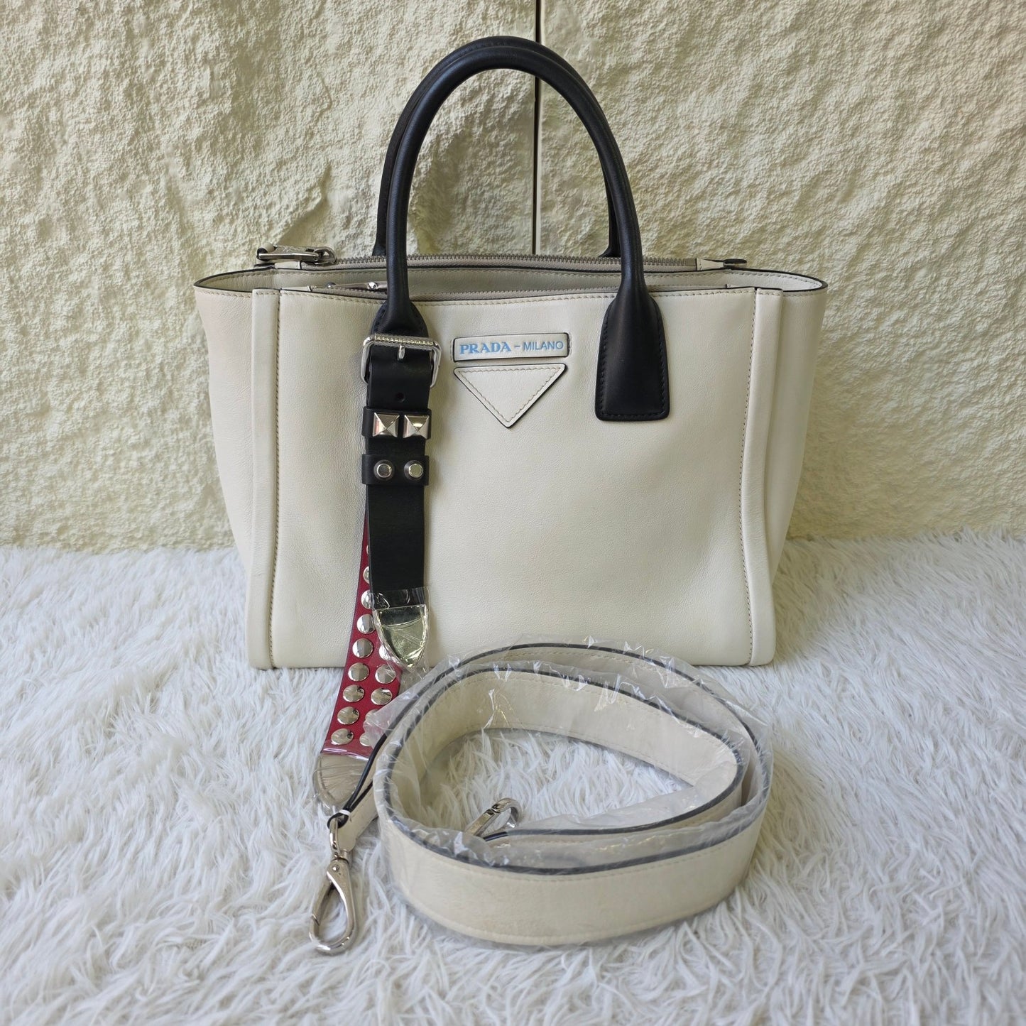 Prada Etiquette Leather Tote Bag (Pre-Owned)