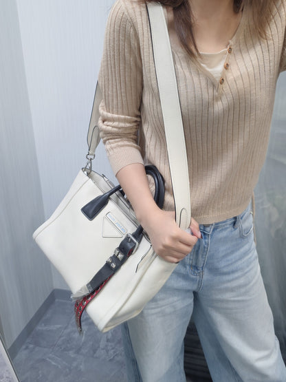 Prada Etiquette Leather Tote Bag (Pre-Owned)