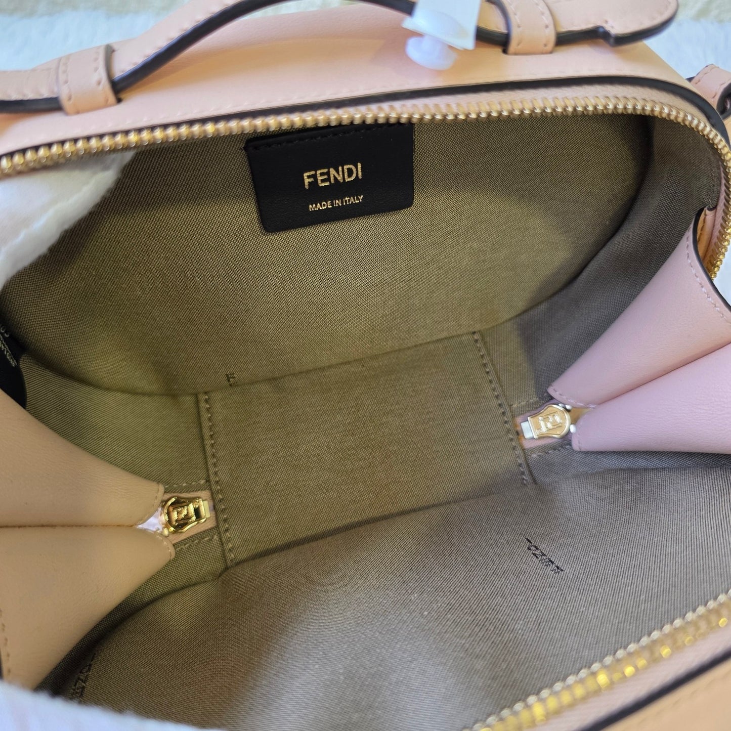 Fendi Fendigraphy Leather Camera Bag (Pre-Owned)