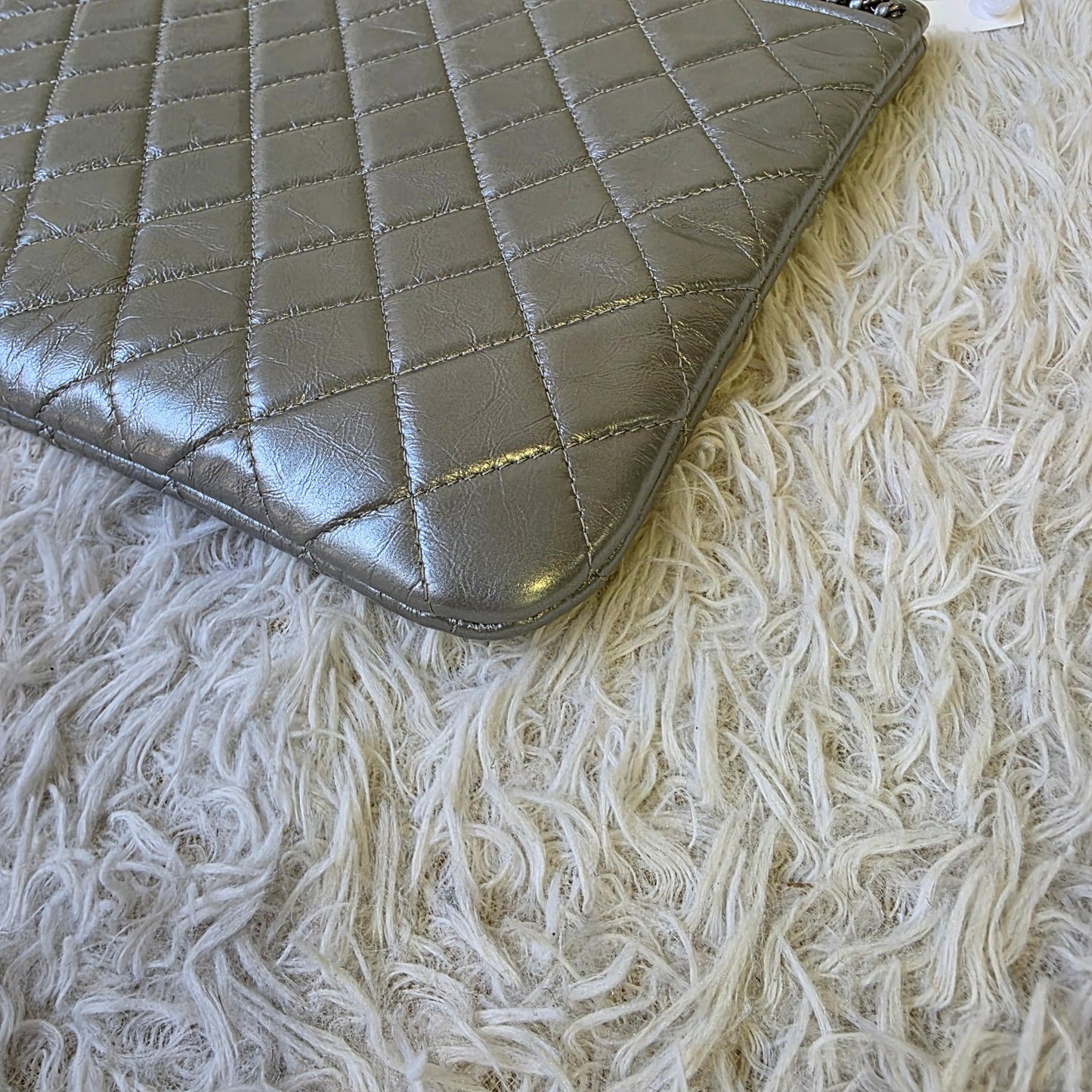 Chanel Metallic Quilted O-Case Clutch (Pre-Owned)