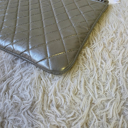 Chanel Metallic Quilted O-Case Clutch (Pre-Owned)