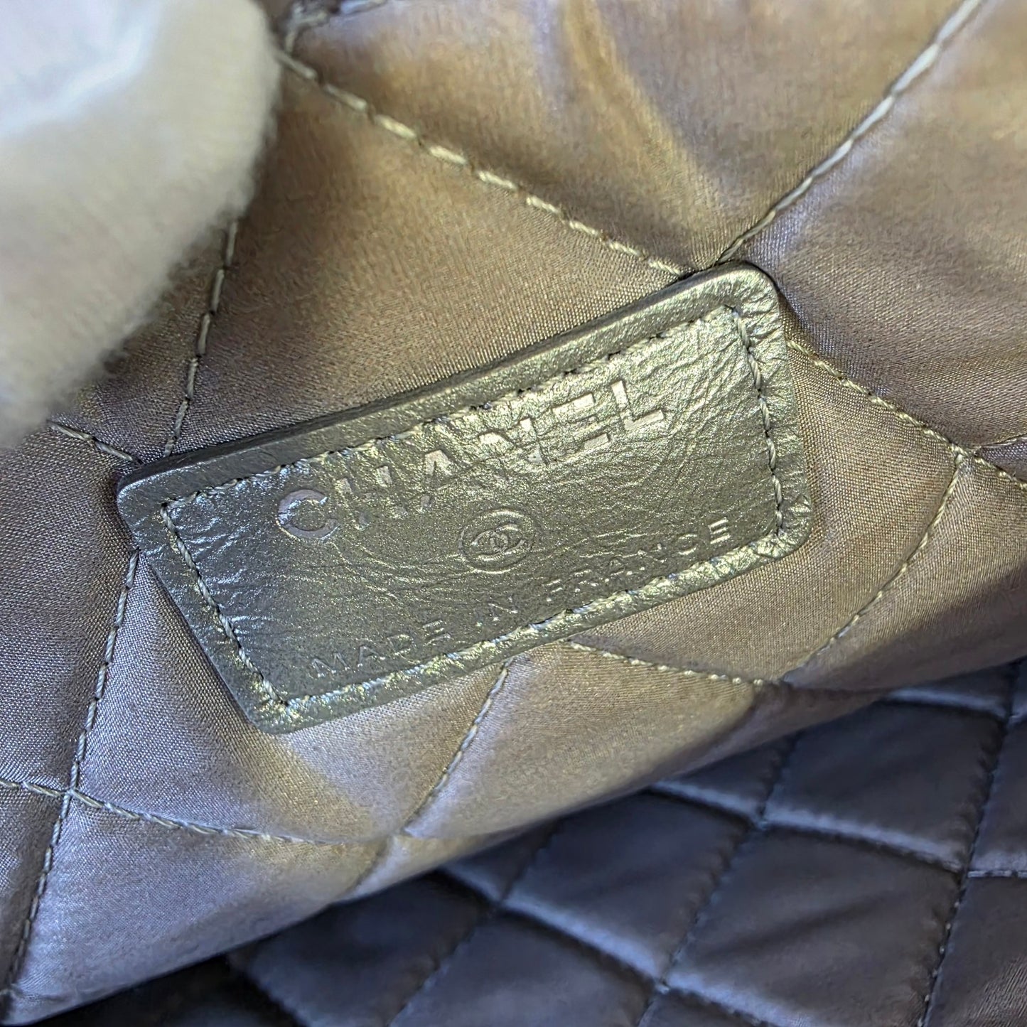 Chanel Metallic Quilted O-Case Clutch (Pre-Owned)