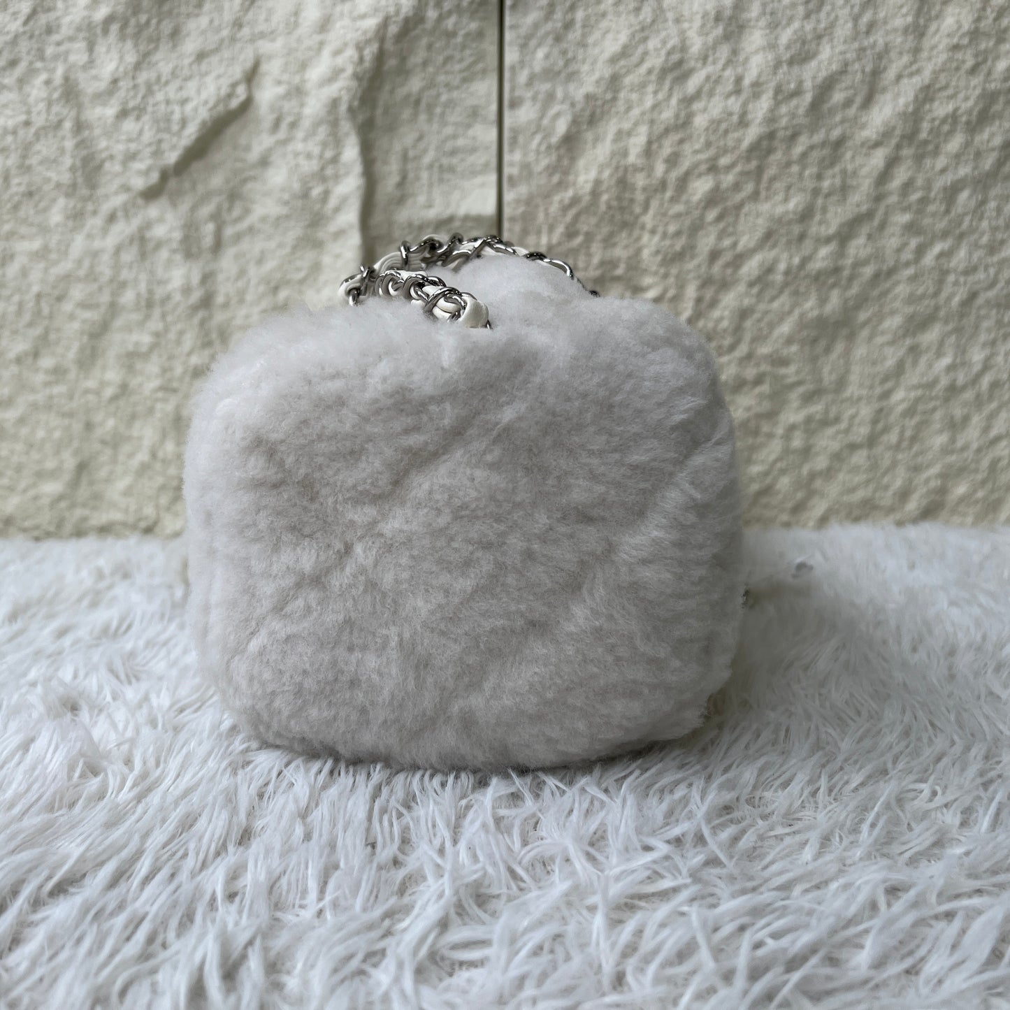Chanel Shearling CC Chain Shoulder Bag (Pre-Owned)