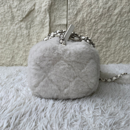 Chanel Shearling CC Chain Shoulder Bag (Pre-Owned)