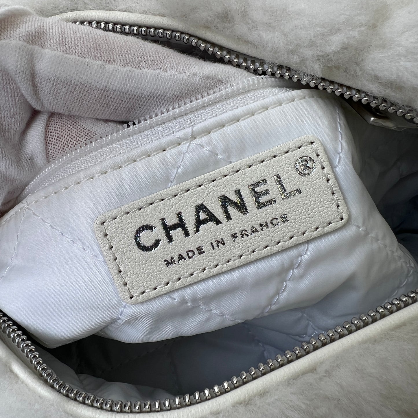 Chanel Shearling CC Chain Shoulder Bag (Pre-Owned)