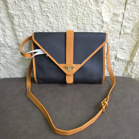 Yves Saint Laurent Vintage Canvas Shoulder Bag (Pre-Owned)