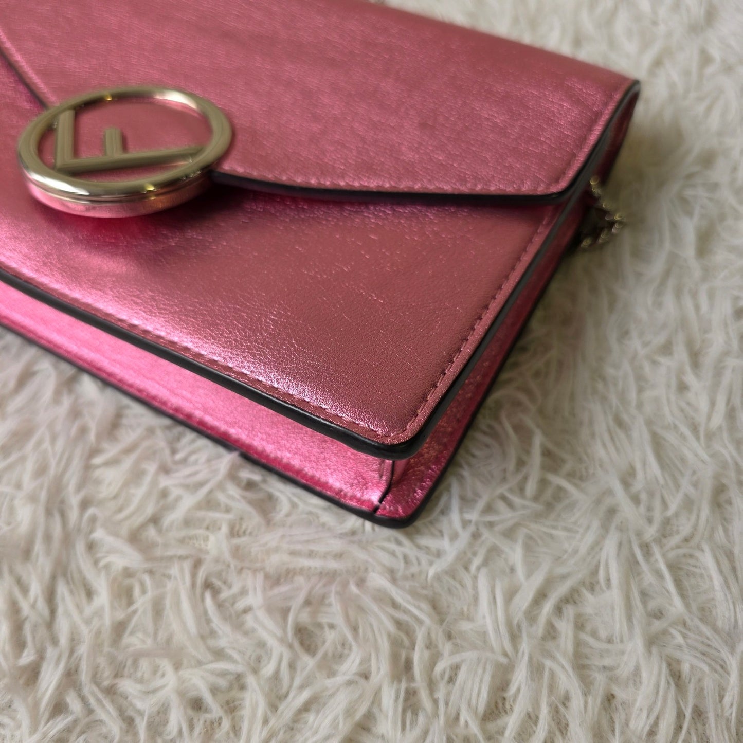 Fendi Metallic Pink Chain Wallet Bag (Pre-Owned)