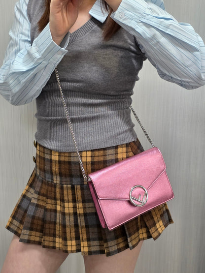 Fendi Metallic Pink Chain Wallet Bag (Pre-Owned)