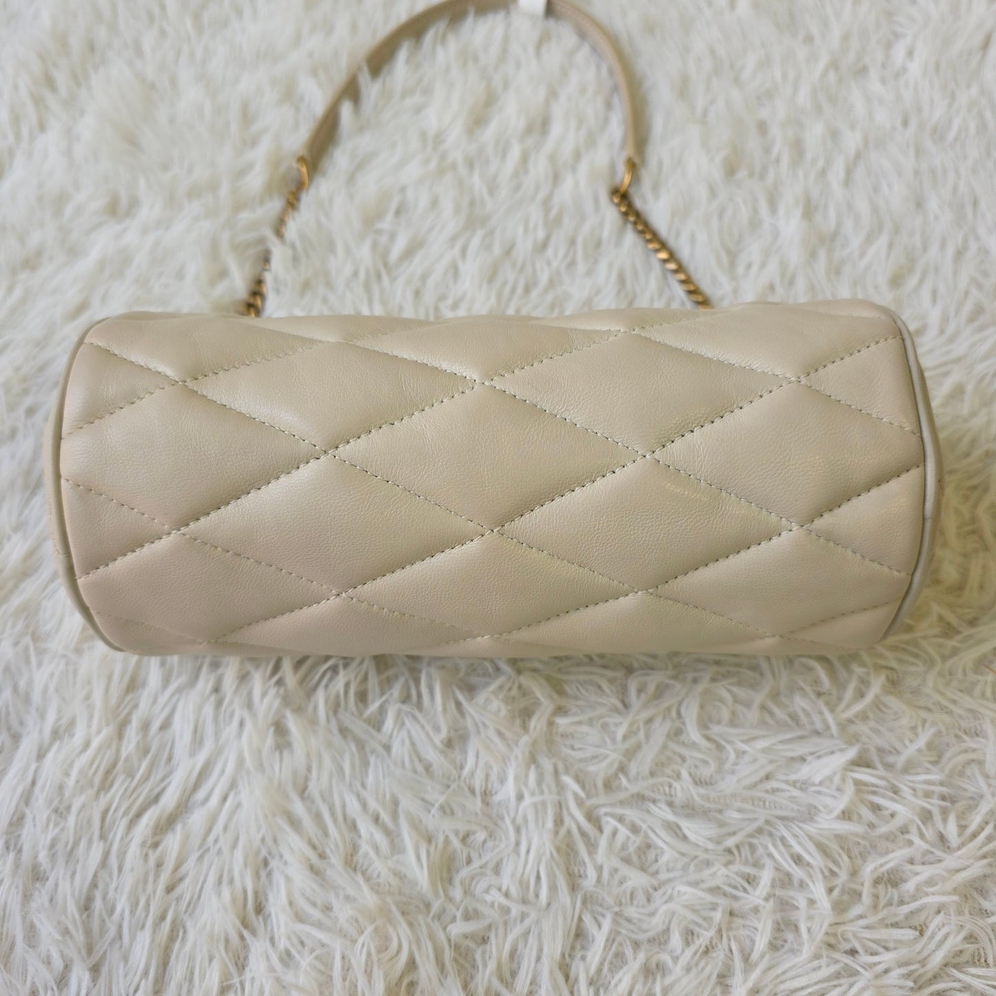 Yves Saint Laurent Quilted Barrel Shoulder Bag (Pre-Owned)