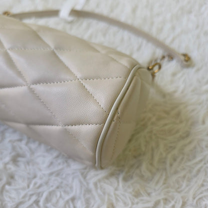 Yves Saint Laurent Quilted Barrel Shoulder Bag (Pre-Owned)