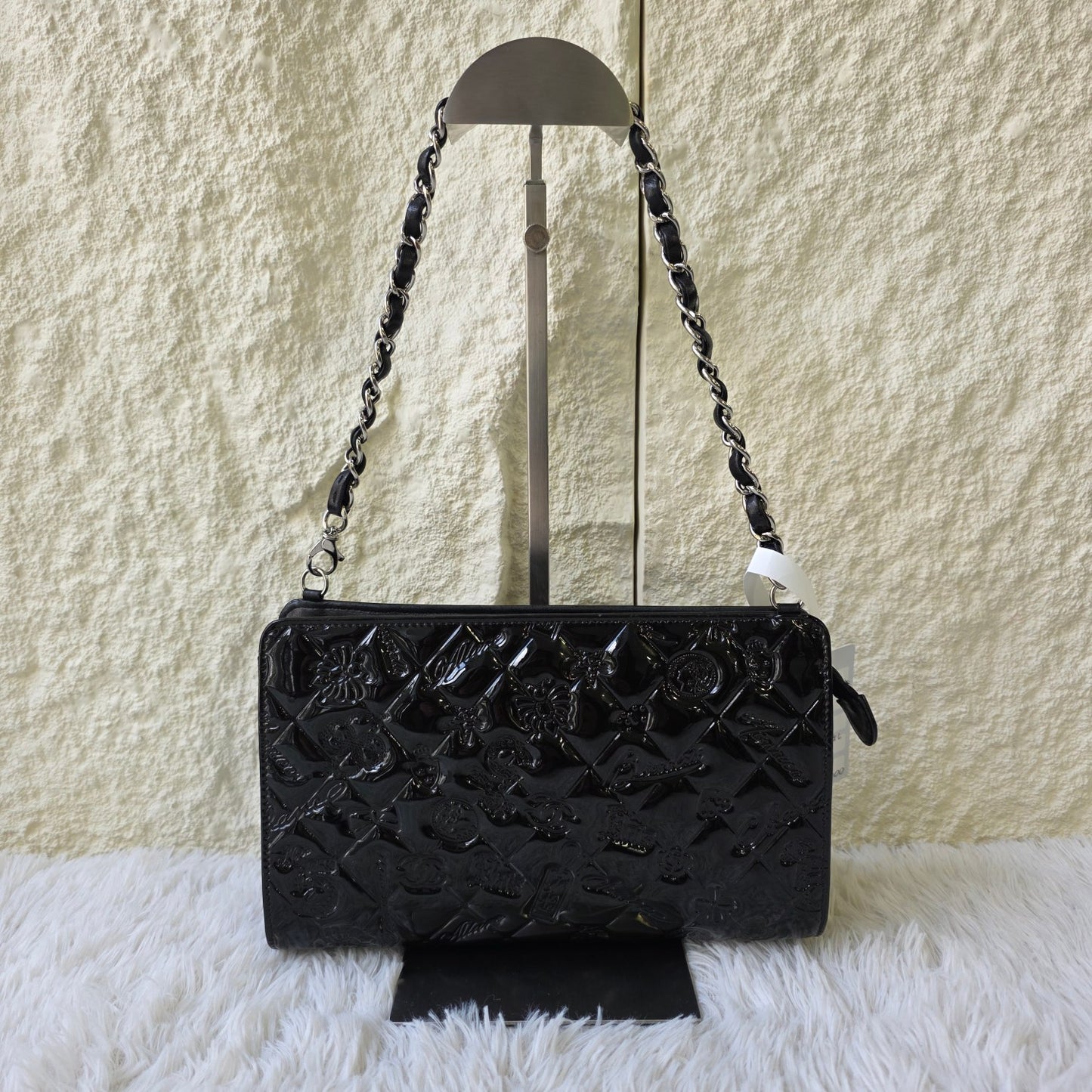 Chanel Black Patent Embossed Chain Shoulder Bag (Pre-Owned)