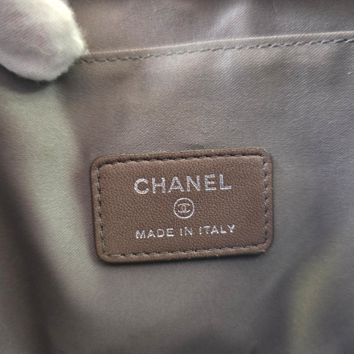 Chanel Black Patent Embossed Chain Shoulder Bag (Pre-Owned)