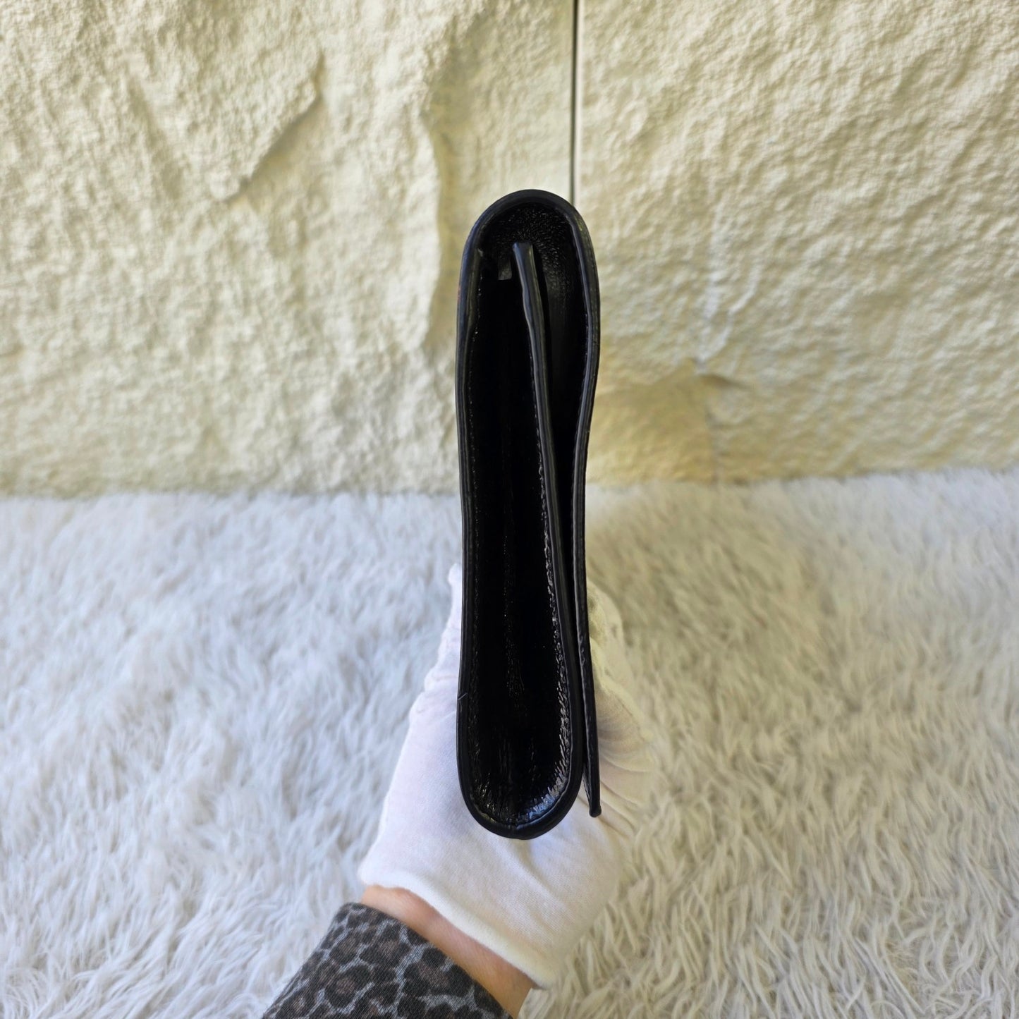 Yves Saint Laurent Black Patent Leather Clutch Wallet (Pre-Owned)