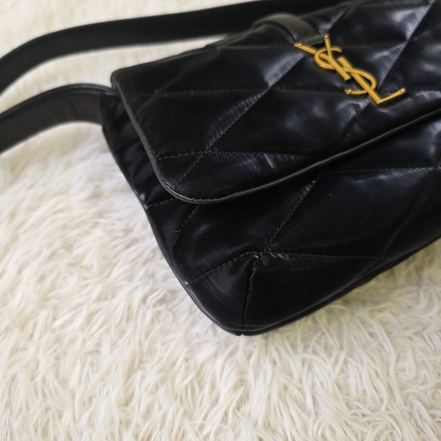 Yves Saint Laurent Quilted Velvet Shoulder Bag (Pre-Owned)