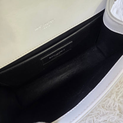 Yves Saint Laurent White Chain Wallet Bag (Pre-Owned)