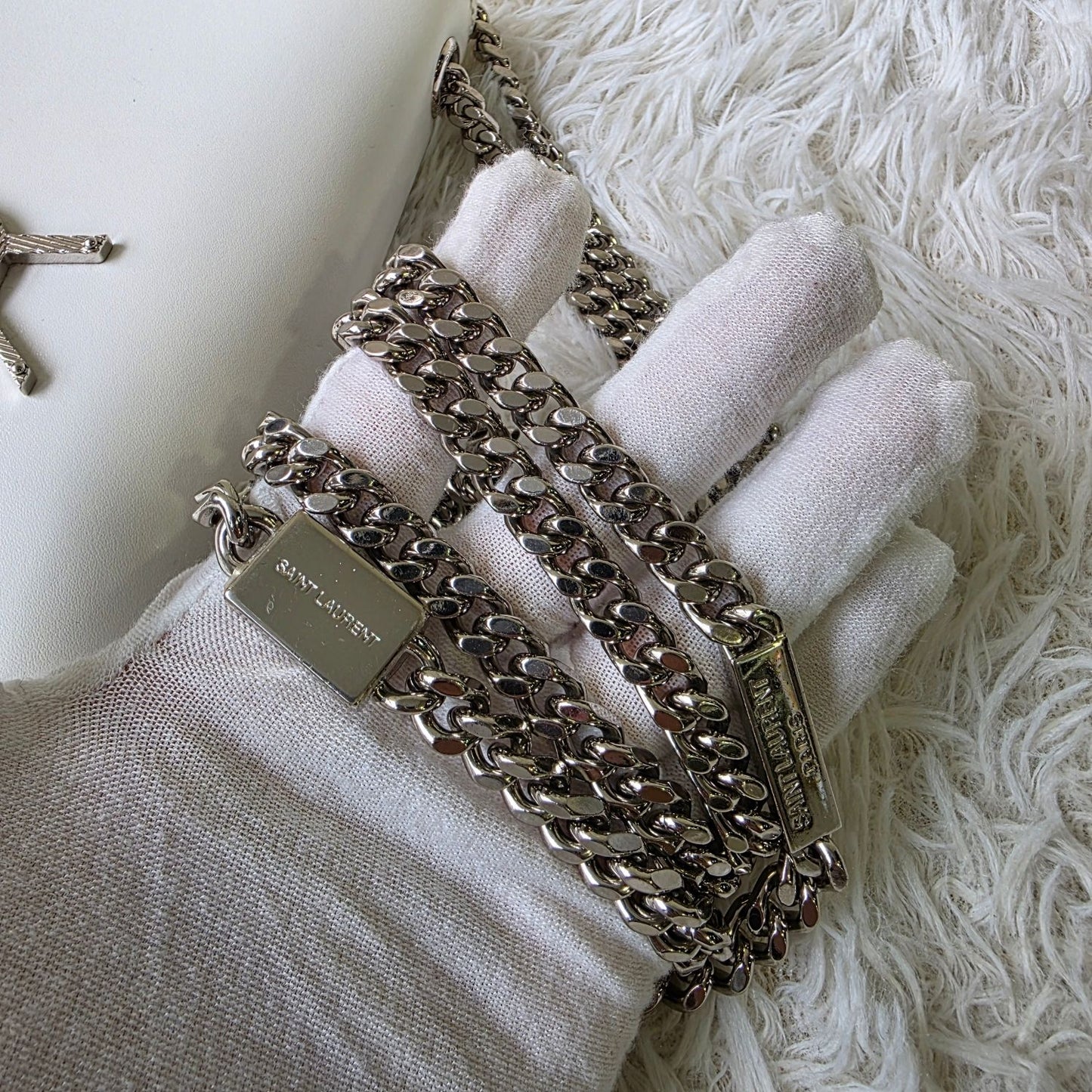 Yves Saint Laurent White Chain Wallet Bag (Pre-Owned)
