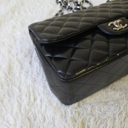 Chanel Classic Double Flap Shoulder Bag (Pre-Owned)