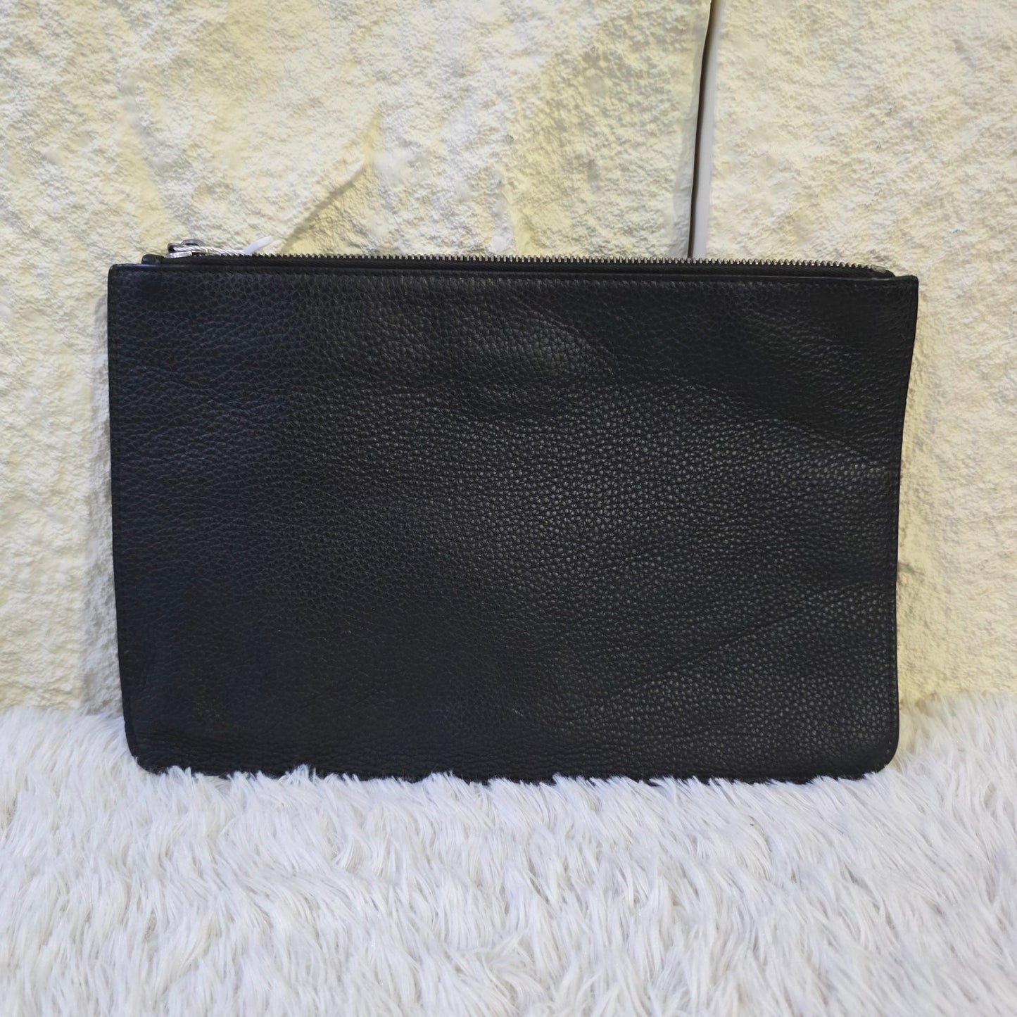 Fendi Selleria Leather Zip Clutch Bag (Pre-Owned)