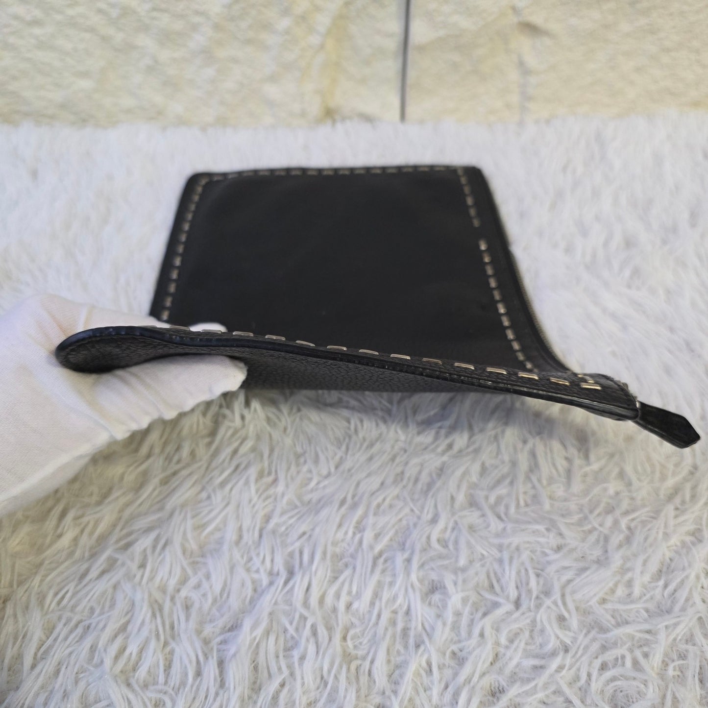 Fendi Selleria Leather Zip Clutch Bag (Pre-Owned)
