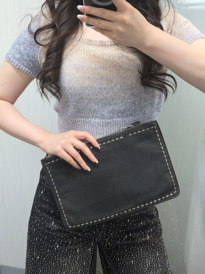 Fendi Selleria Leather Zip Clutch Bag (Pre-Owned)