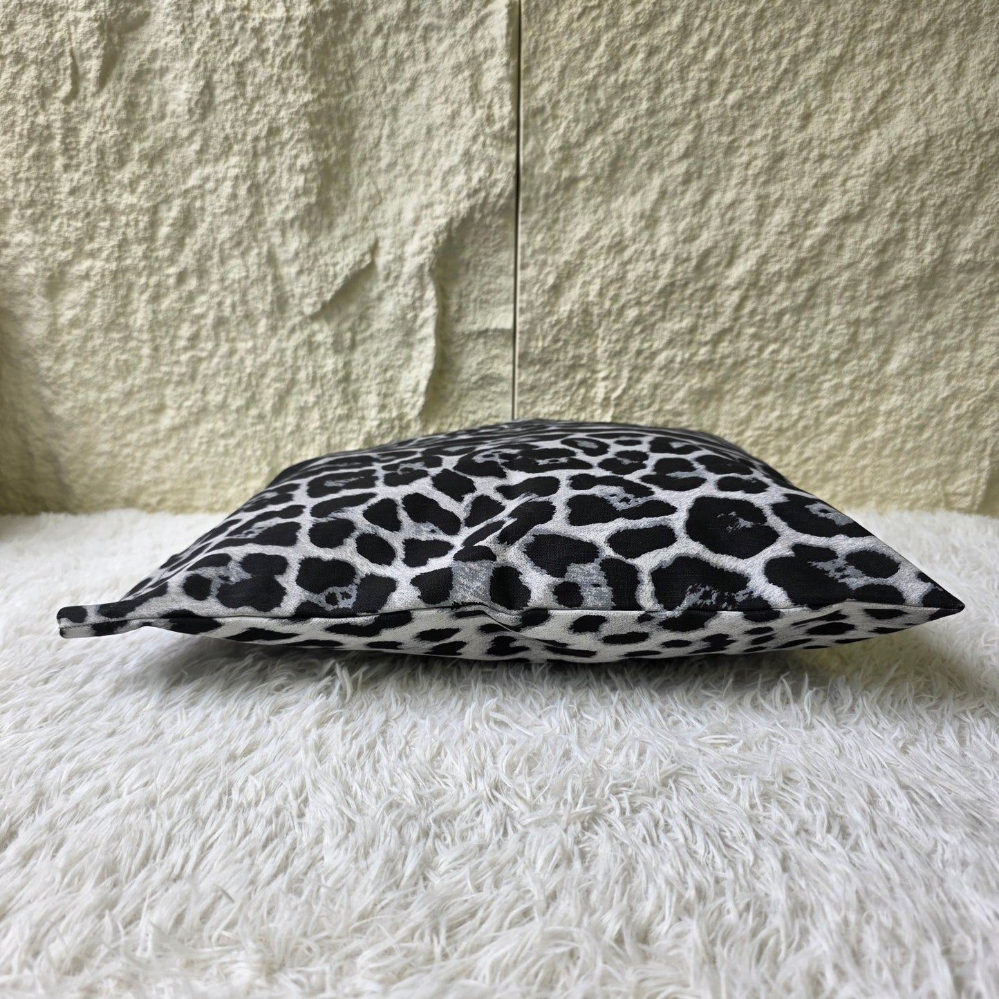 Saint Laurent Leopard Print Canvas Tote Bag (Pre-Owned)